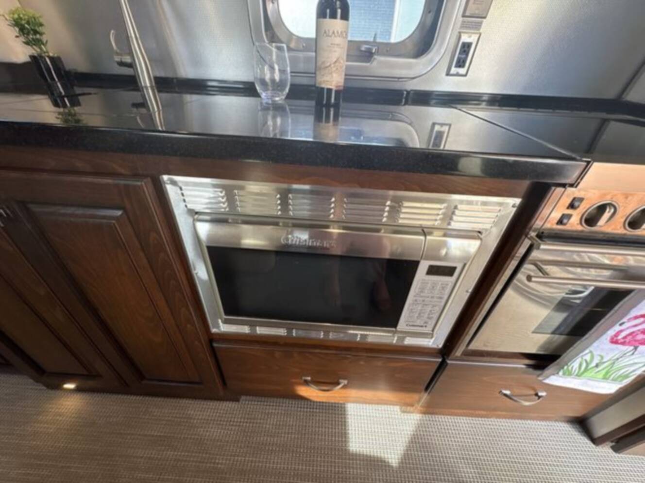 A photo of this 2018 Airstream Classic 33FBQ