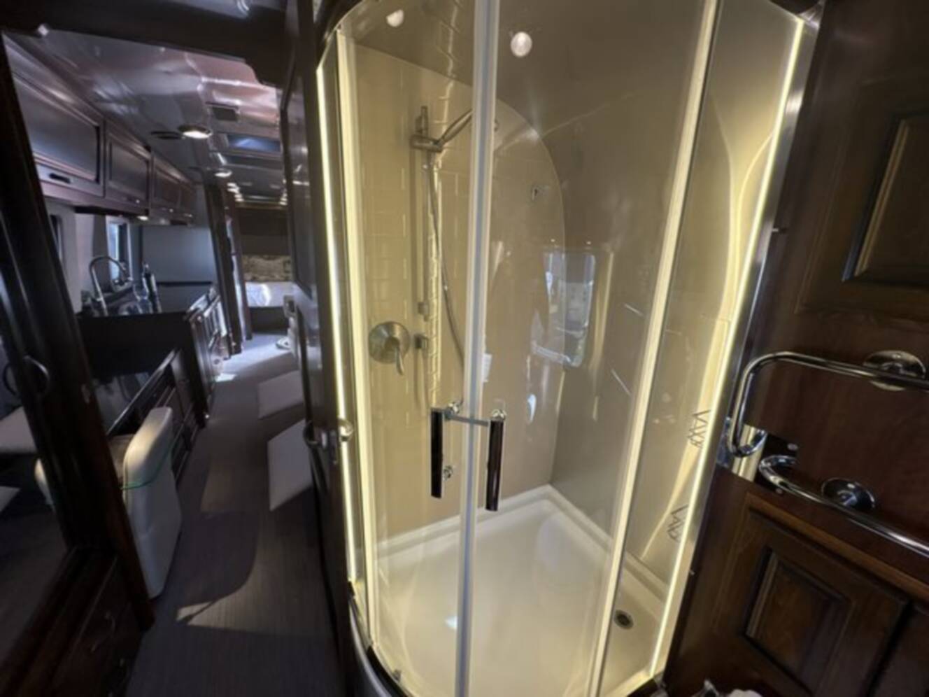 A photo of this 2018 Airstream Classic 33FBQ