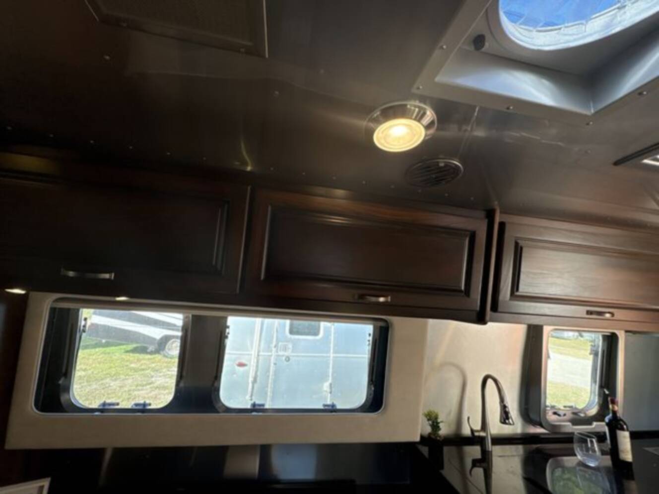 A photo of this 2018 Airstream Classic 33FBQ