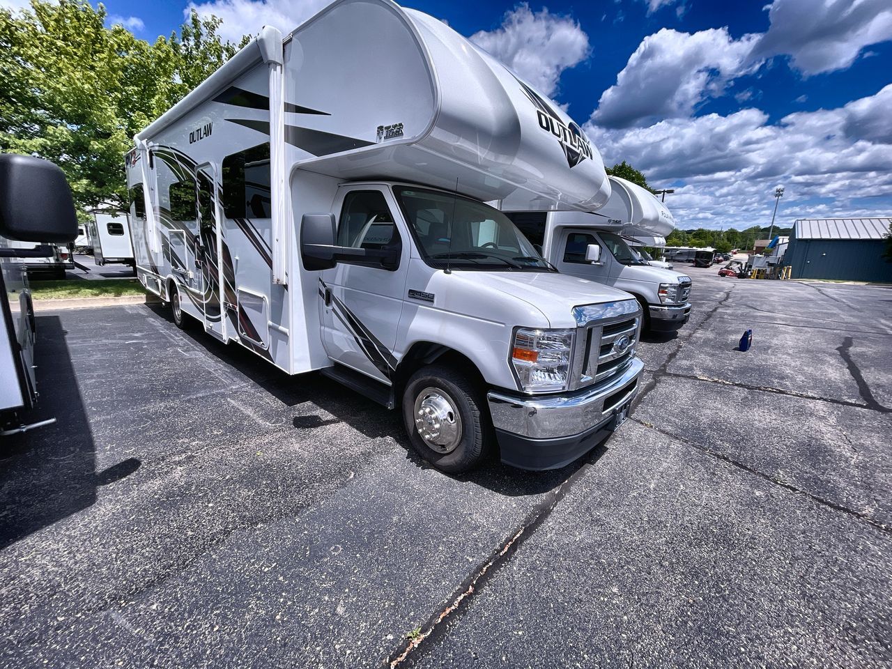 2023 Thor Motor Coach Outlaw Class C 29J RV