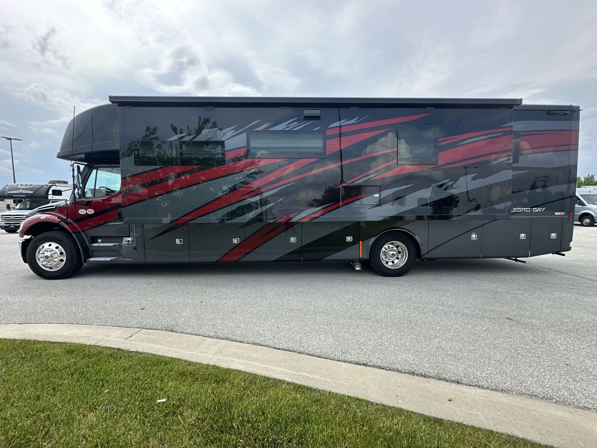 2027 Tiffin Motorhomes Allegro Bay 38BB in altoona IA