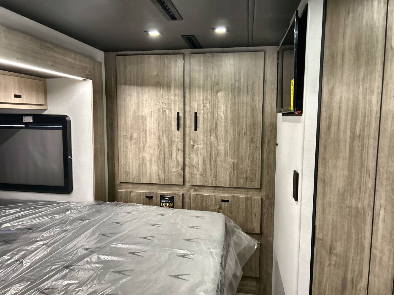 A photo of this 2026 Grand Design Lineage Series F 31ZW