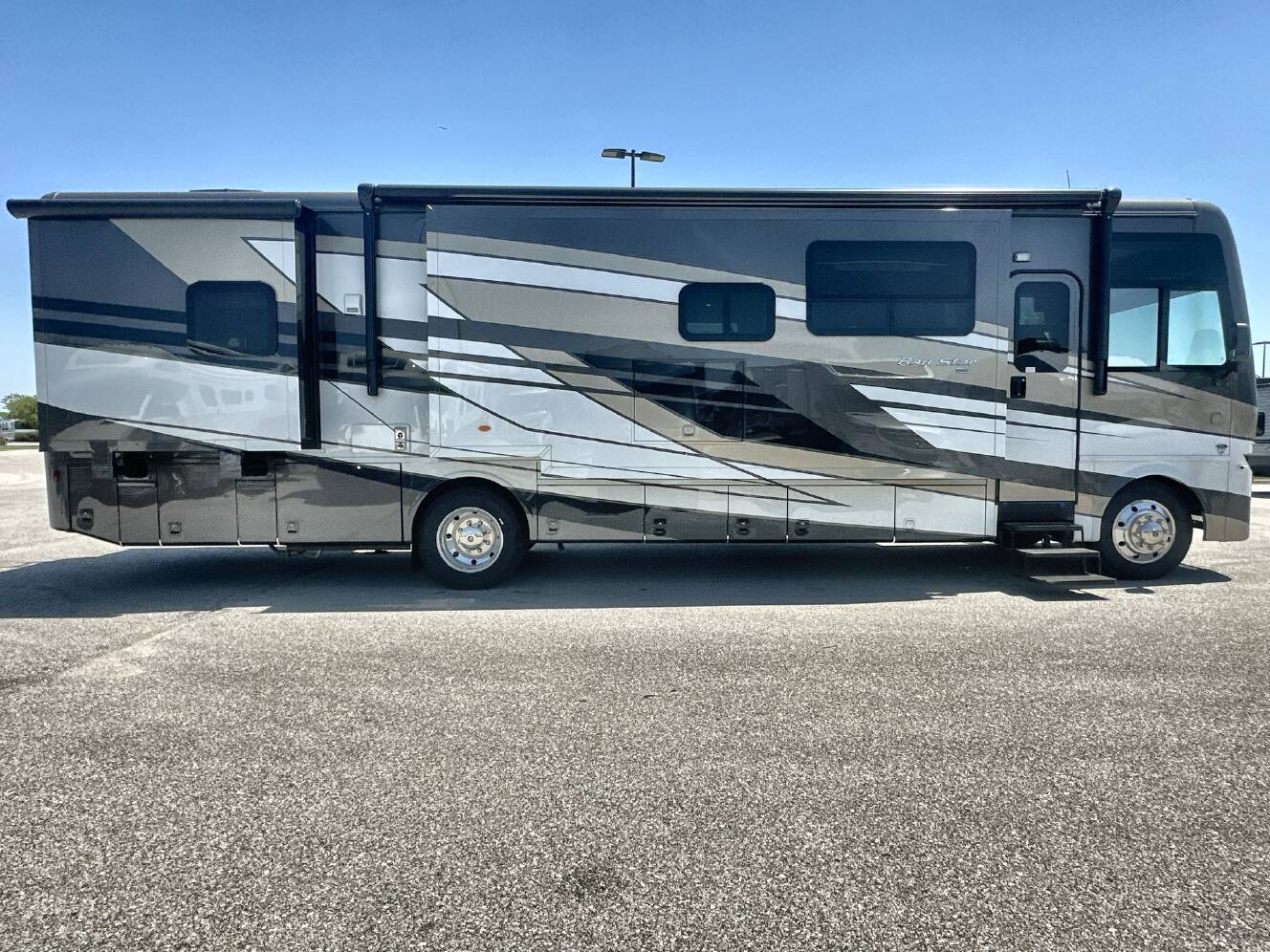 A photo of this 2026 Newmar Bay Star 3626