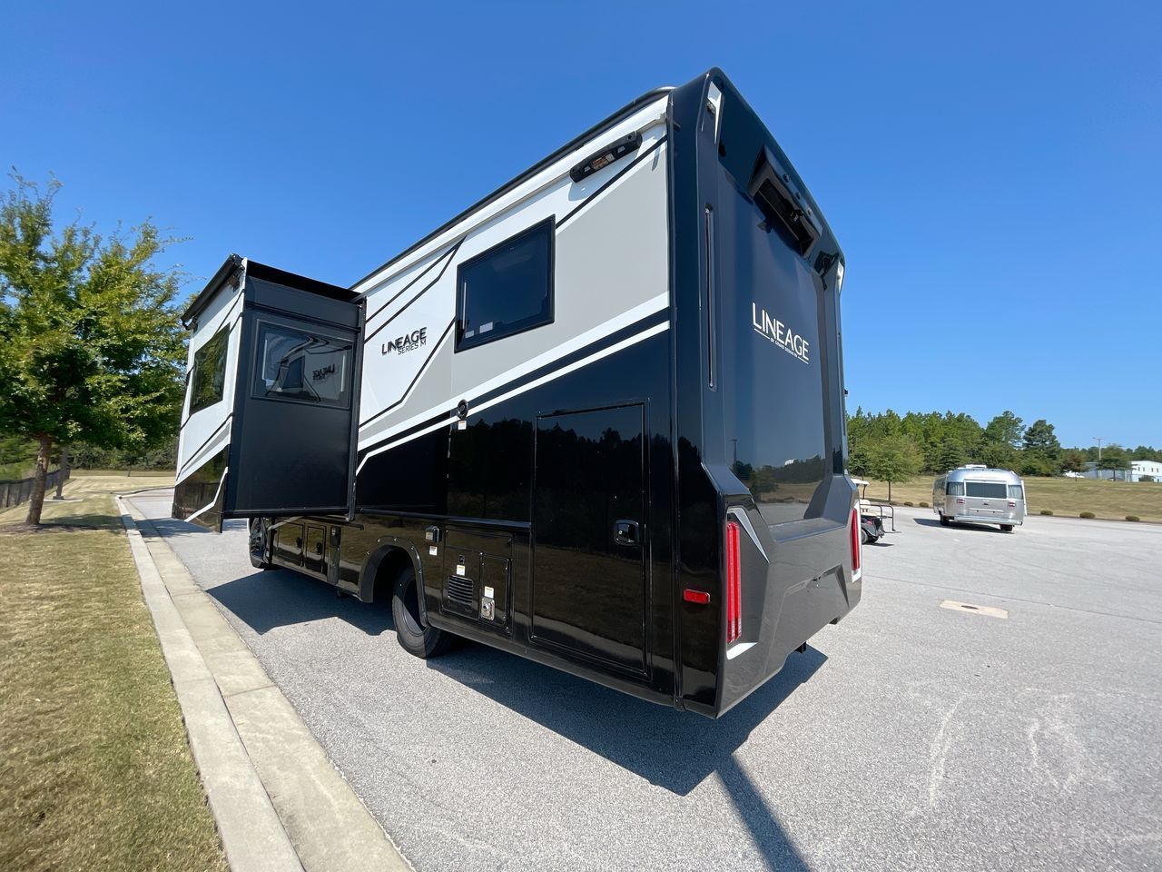 2026 Grand Design Lineage Series M 25TK in lexington SC