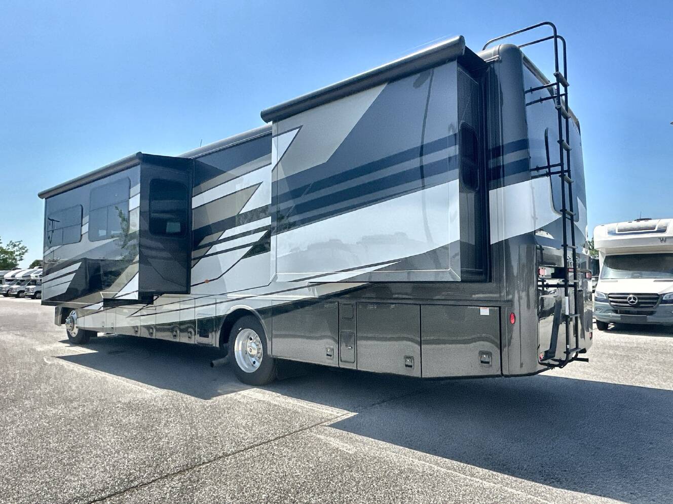 A photo of this 2026 Newmar Bay Star 3626