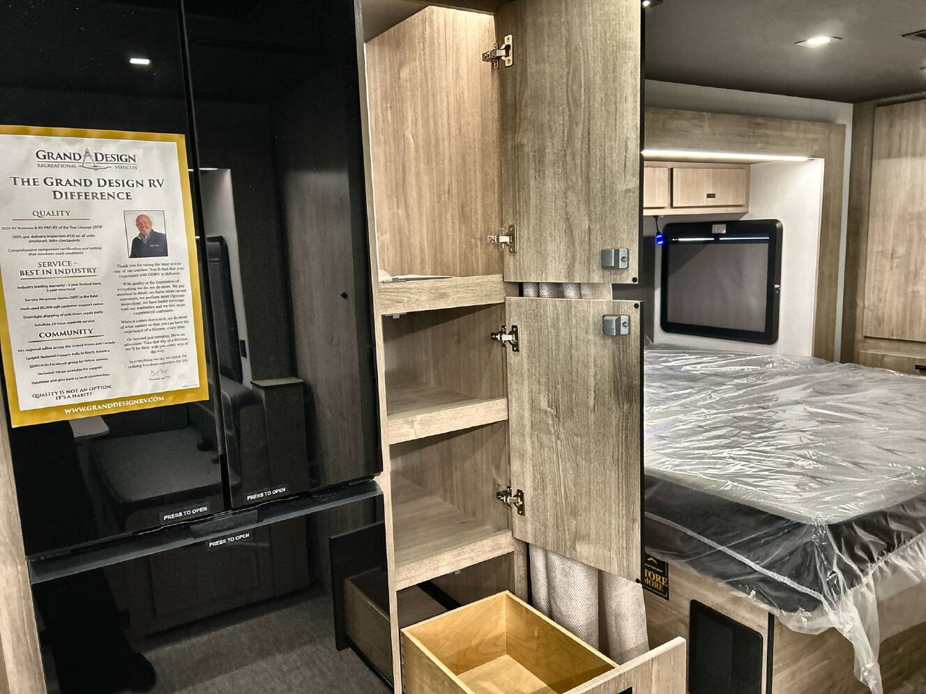 A photo of this 2026 Grand Design Lineage Series F 31ZW