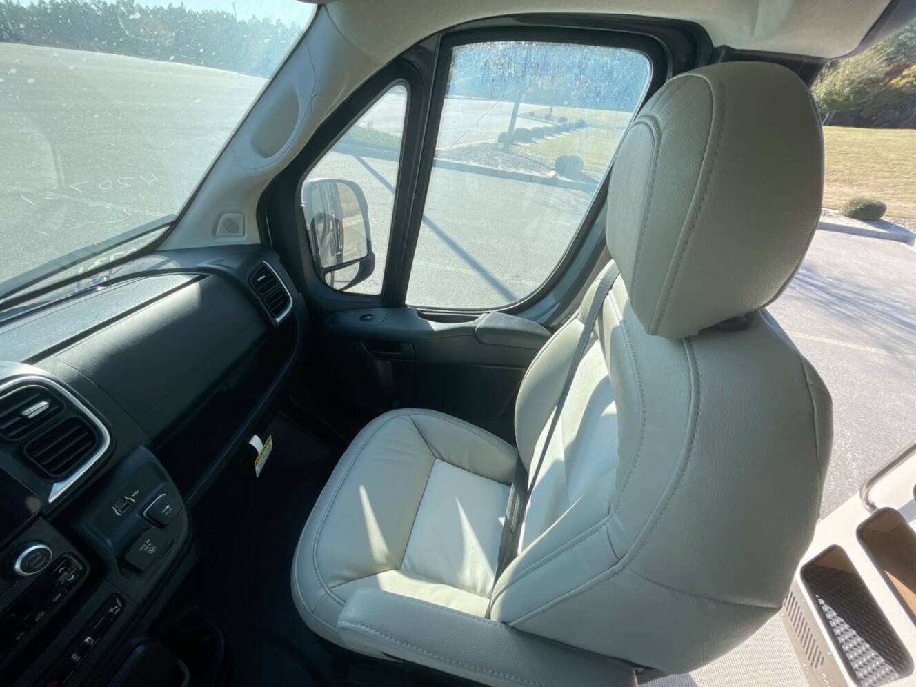 A photo of this 2026 Airstream Rangeline Rangeline