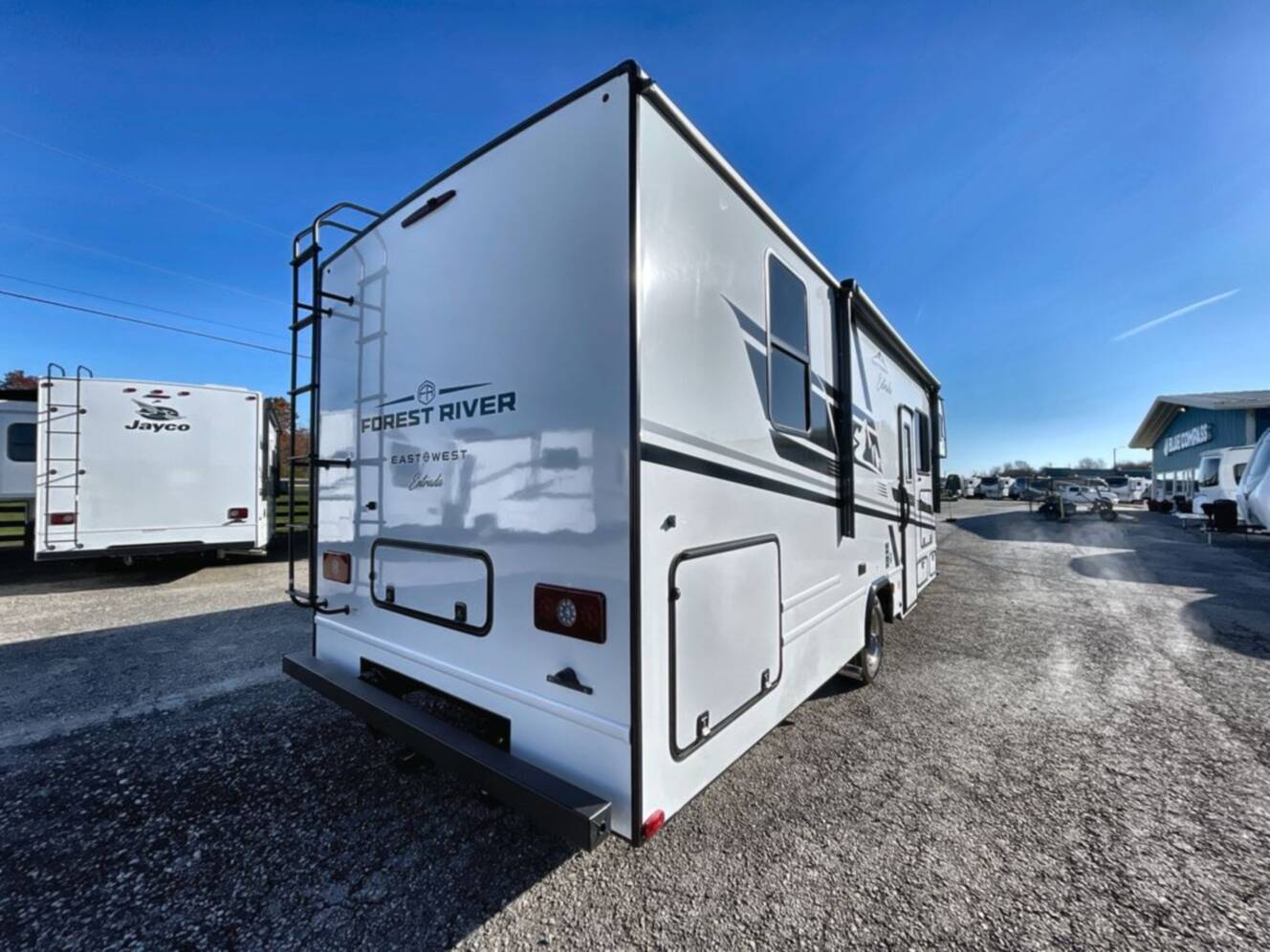 A photo of this 2026 East To West Entrada 2800S