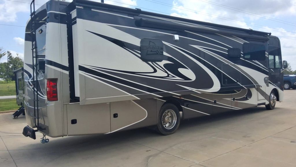 2021 Thor Motor Coach Miramar Class A 35.2 in strafford MO