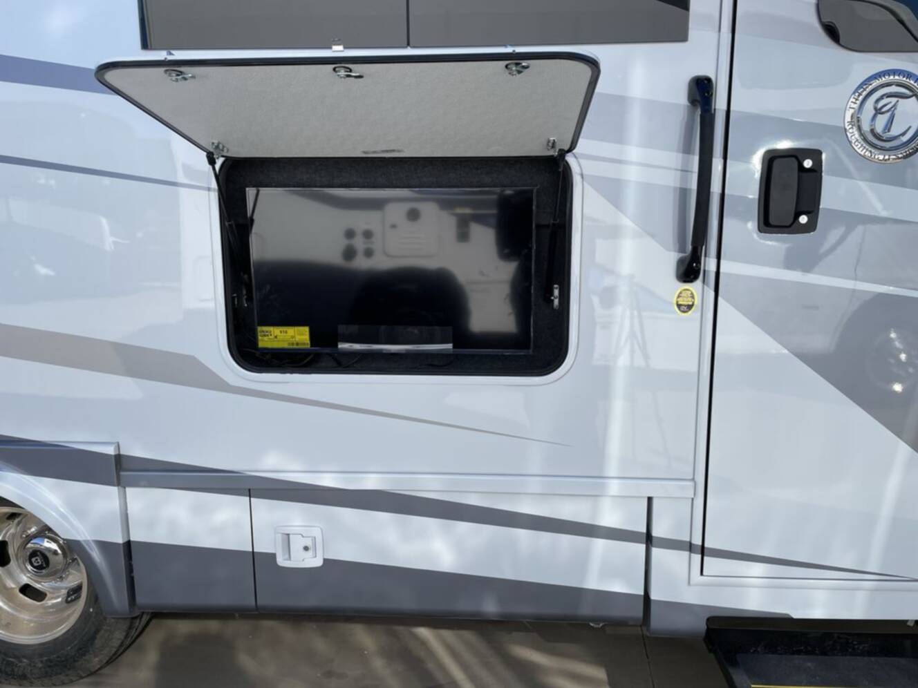 A photo of this 2026 Tiffin Motorhomes Wayfarer 25XLW