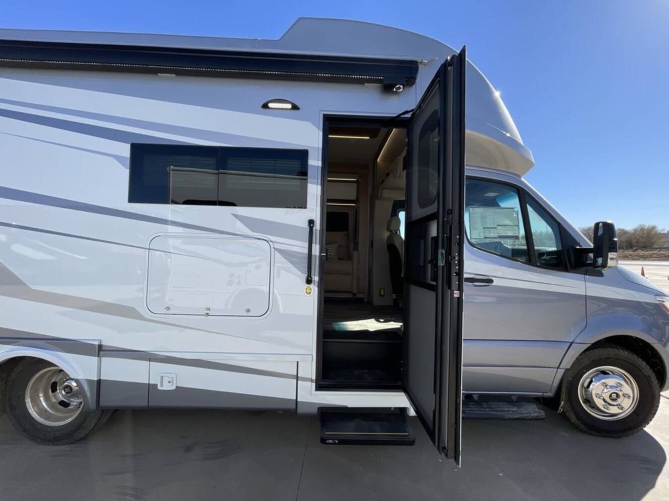 A photo of this 2026 Tiffin Motorhomes Wayfarer 25XLW