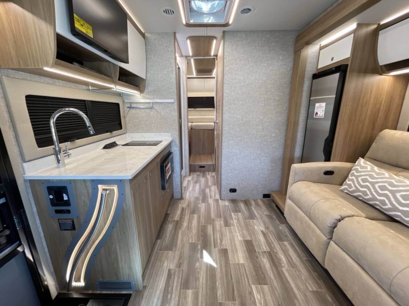 A photo of this 2026 Tiffin Motorhomes Wayfarer 25XLW