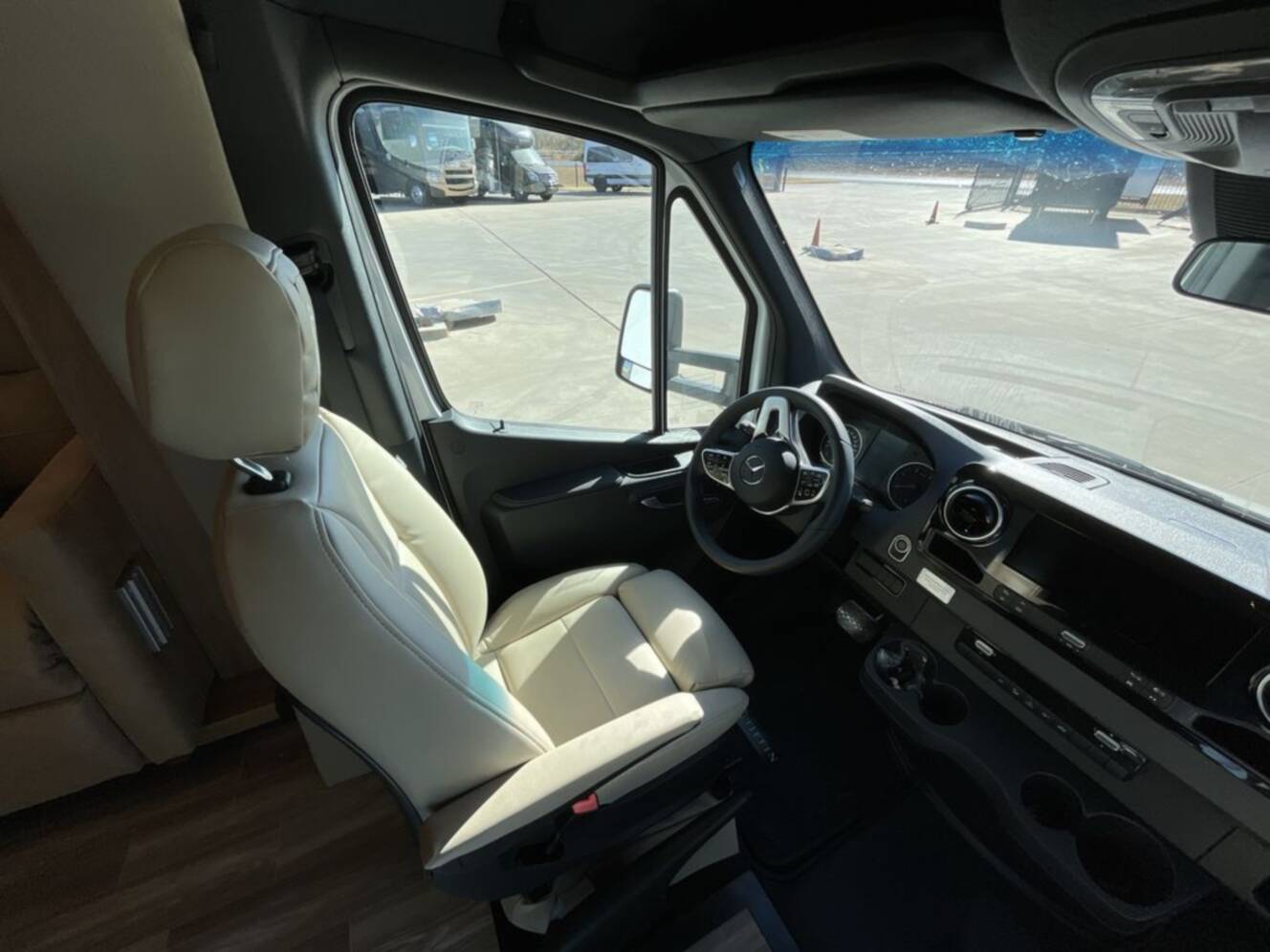 A photo of this 2026 Tiffin Motorhomes Wayfarer 25XLW