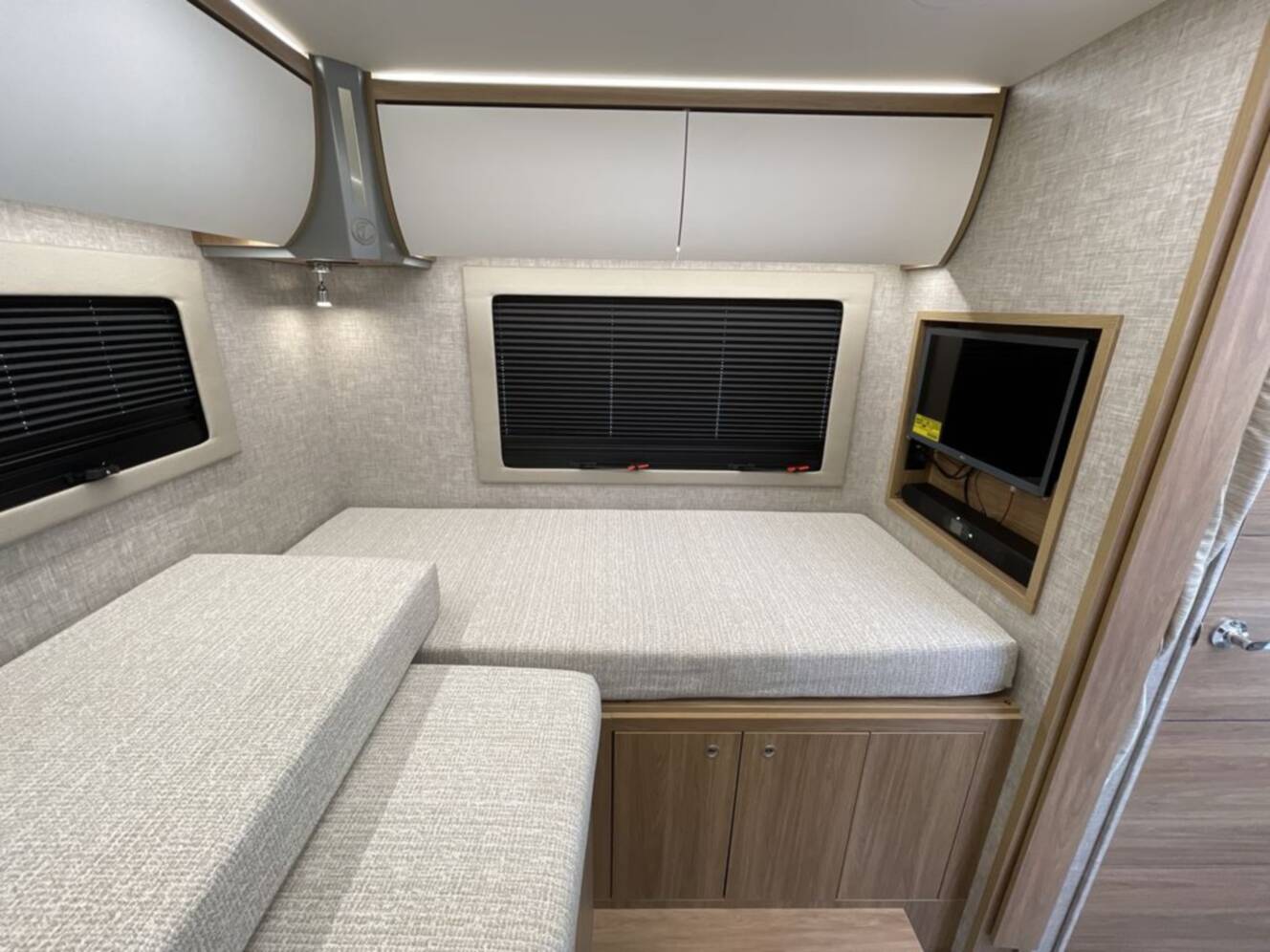 A photo of this 2026 Tiffin Motorhomes Wayfarer 25XLW