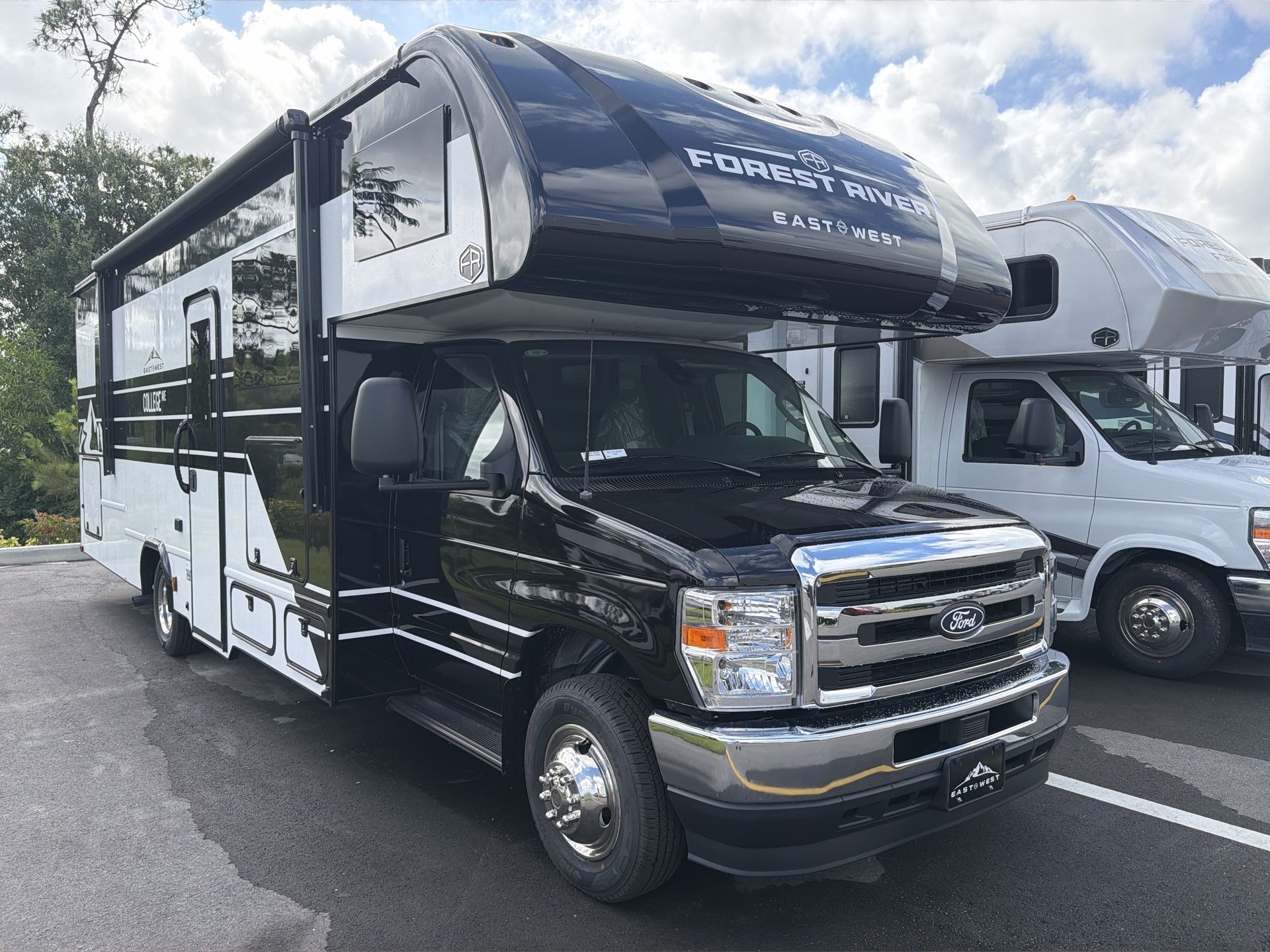 2026 East To West College Avenue 2801S in fort myers FL