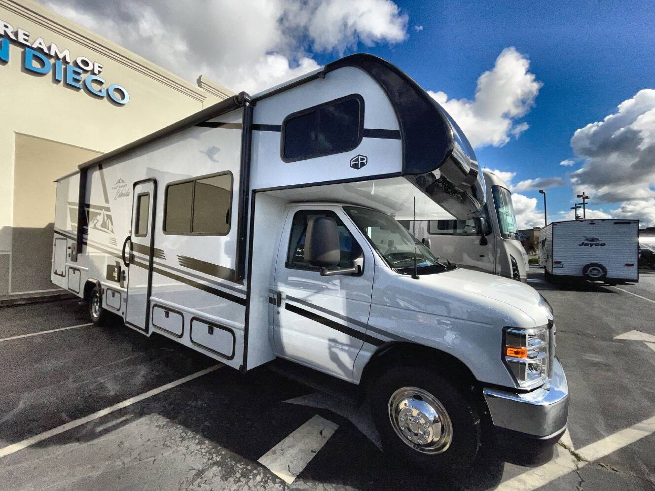 A photo of this 2026 East To West Entrada 3100FB