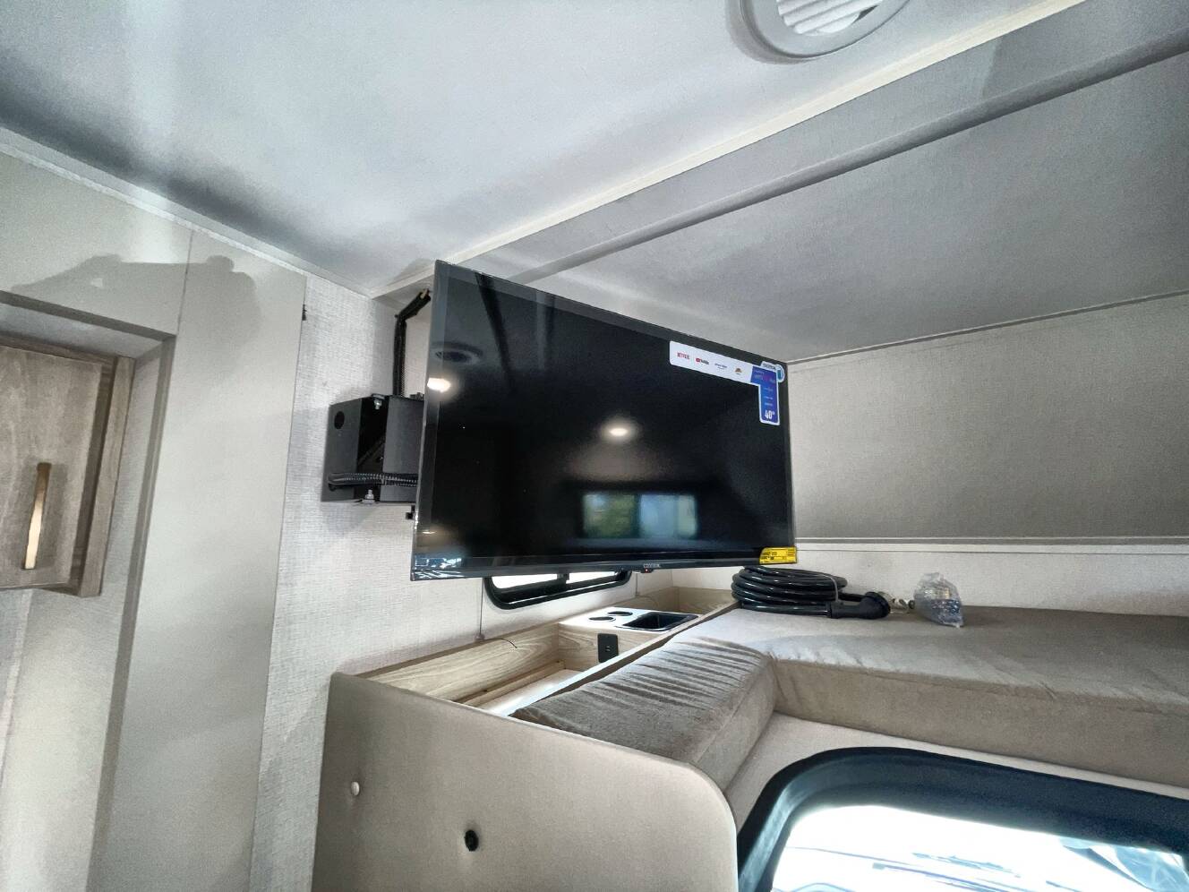 A photo of this 2026 East To West Entrada 3100FB
