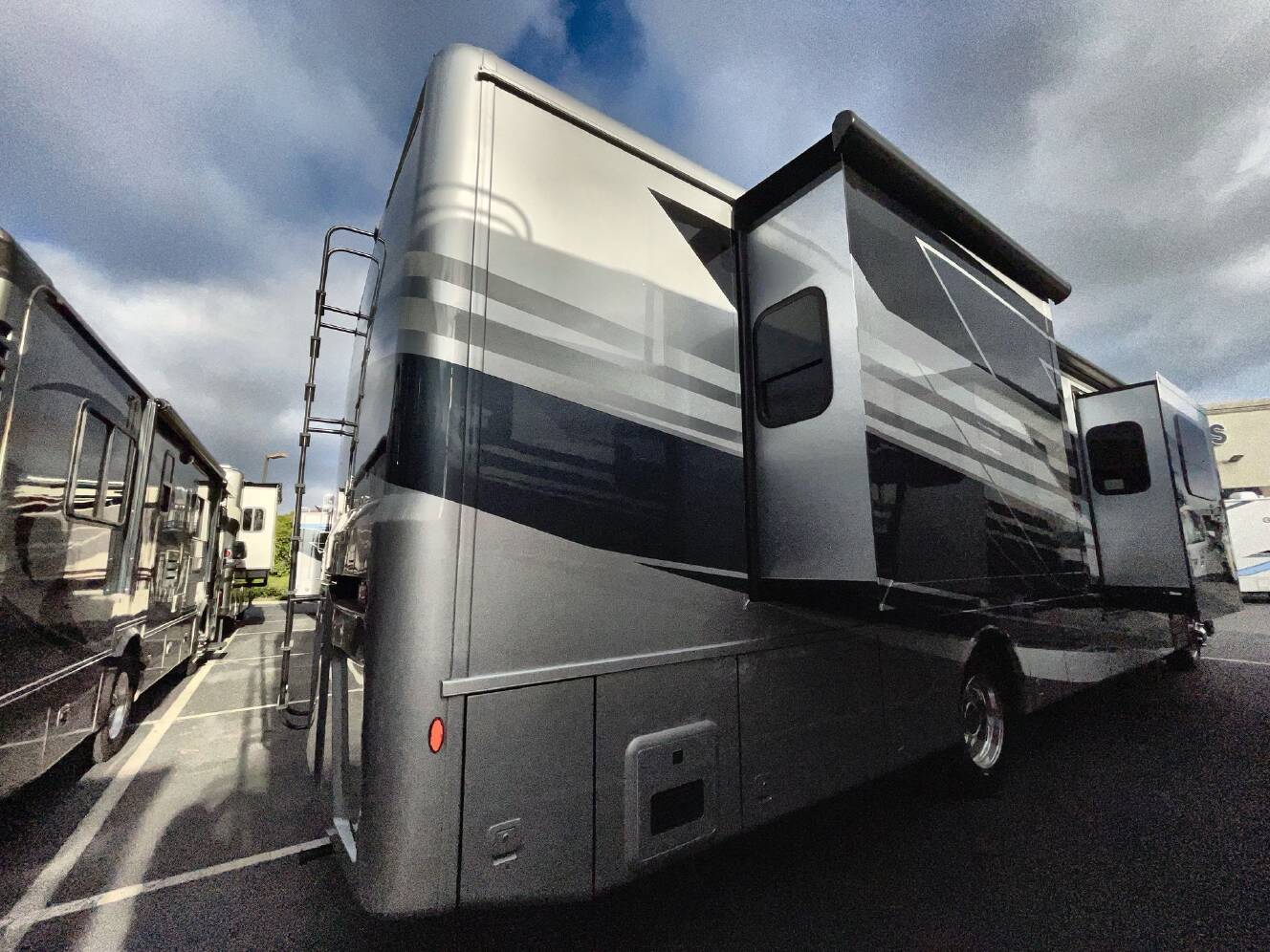 A photo of this 2026 Newmar Bay Star 3629