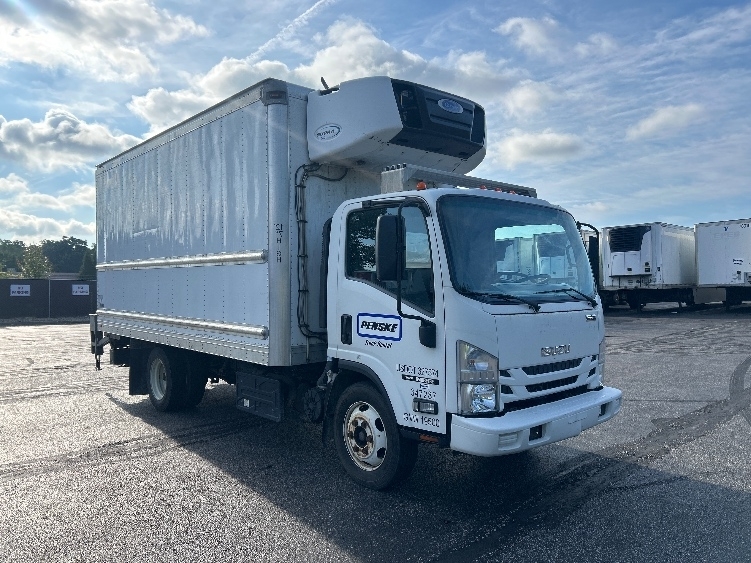 2020 ISUZU NRR in Middlefield, OH