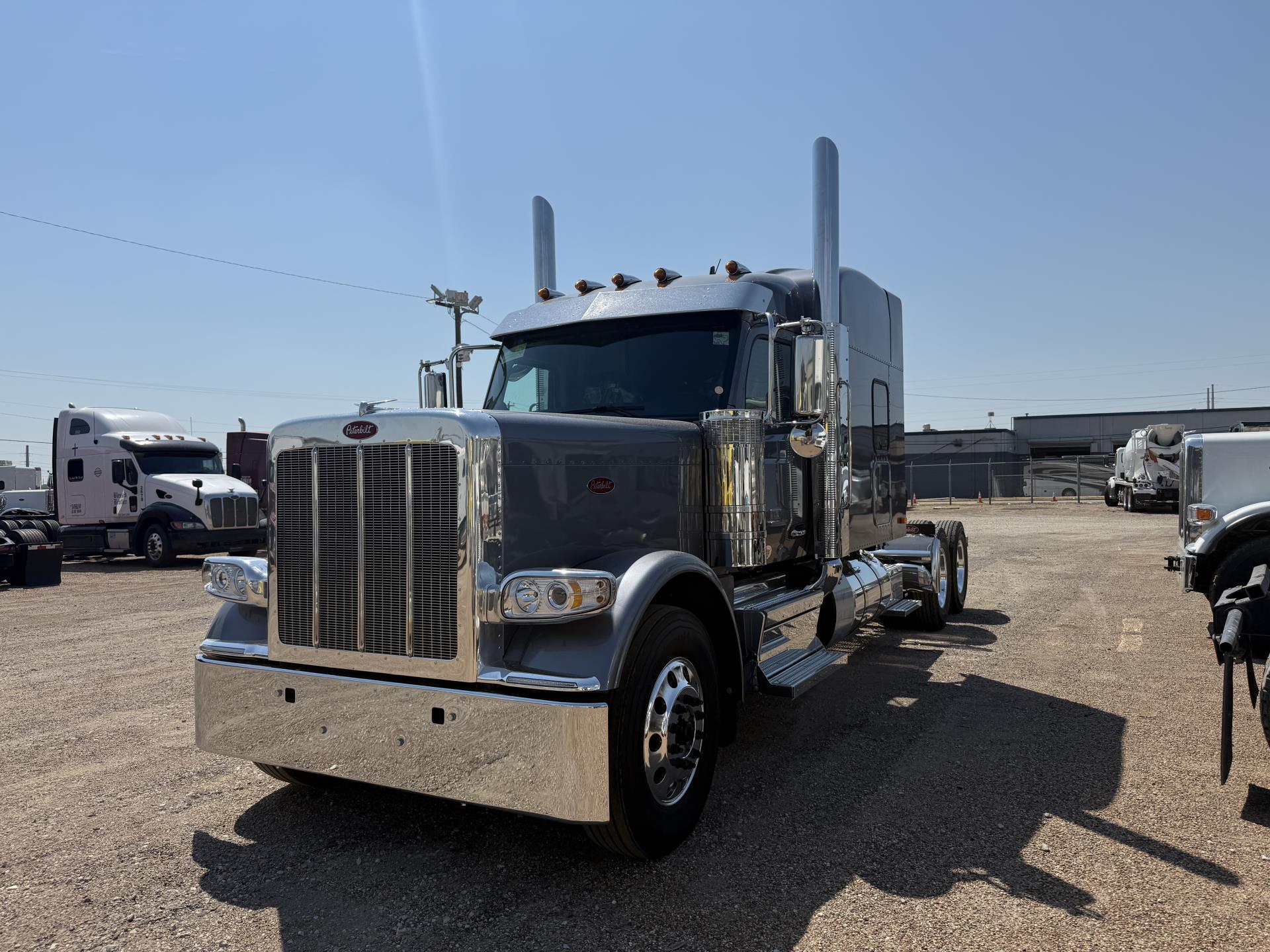 2027 PETERBILT 589 in Irving, TX