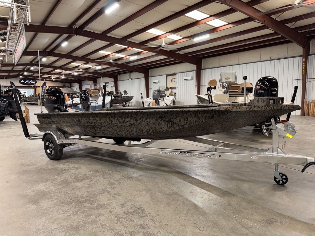 2027 Xpress X18DB in lake city SC
