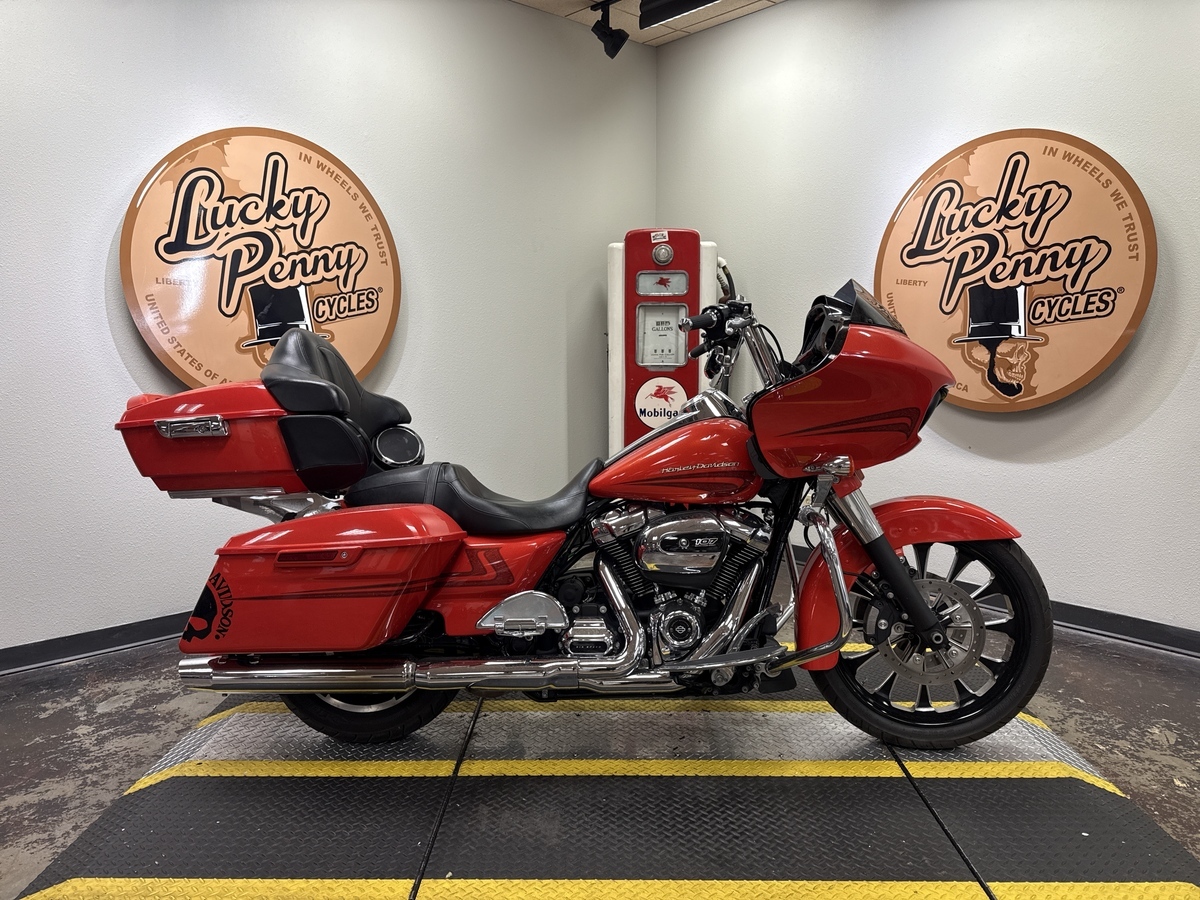 2017 Harley-Davidson ROAD GLIDE SPECIAL SPECIAL FLTRXS in Bedford, TX