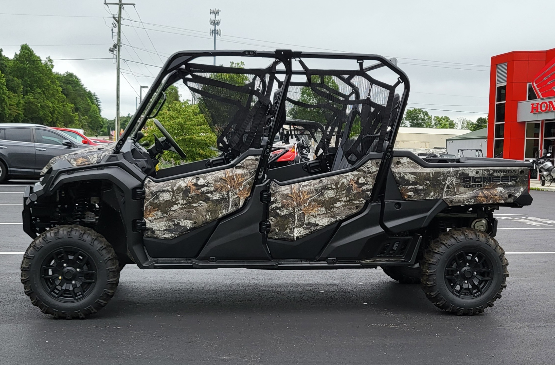 2025 Honda PIONEER 1000-6 DLX CRE BASE in bedford IN