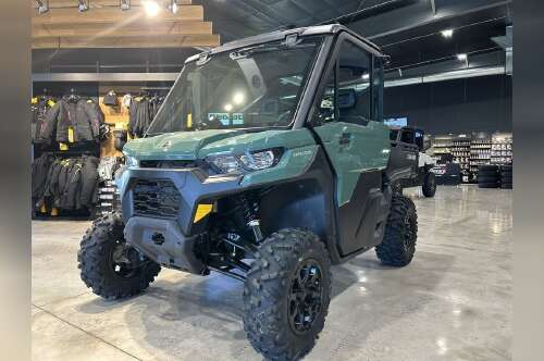 2024 Can-Am Defender DPS CAB HD9 in dickeyville WI