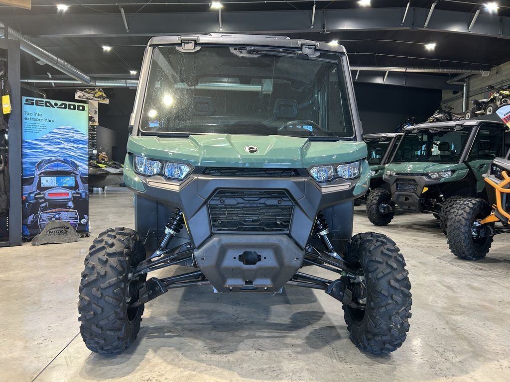 2024 Can-Am Defender DPS CAB HD9 in dickeyville WI