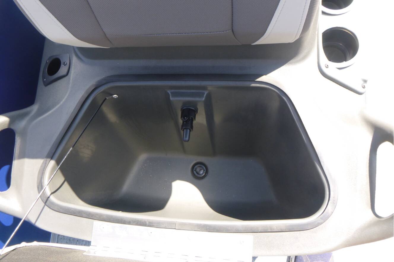 A photo of this 2027 Sun Tracker Bass Buggy 16 XL Select