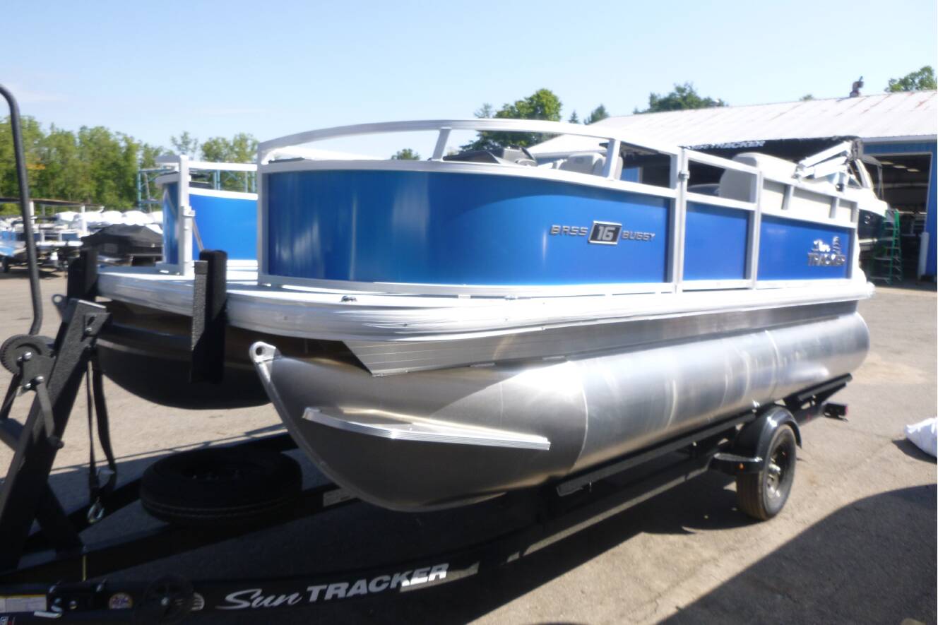 A photo of this 2027 Sun Tracker Bass Buggy 16 XL Select
