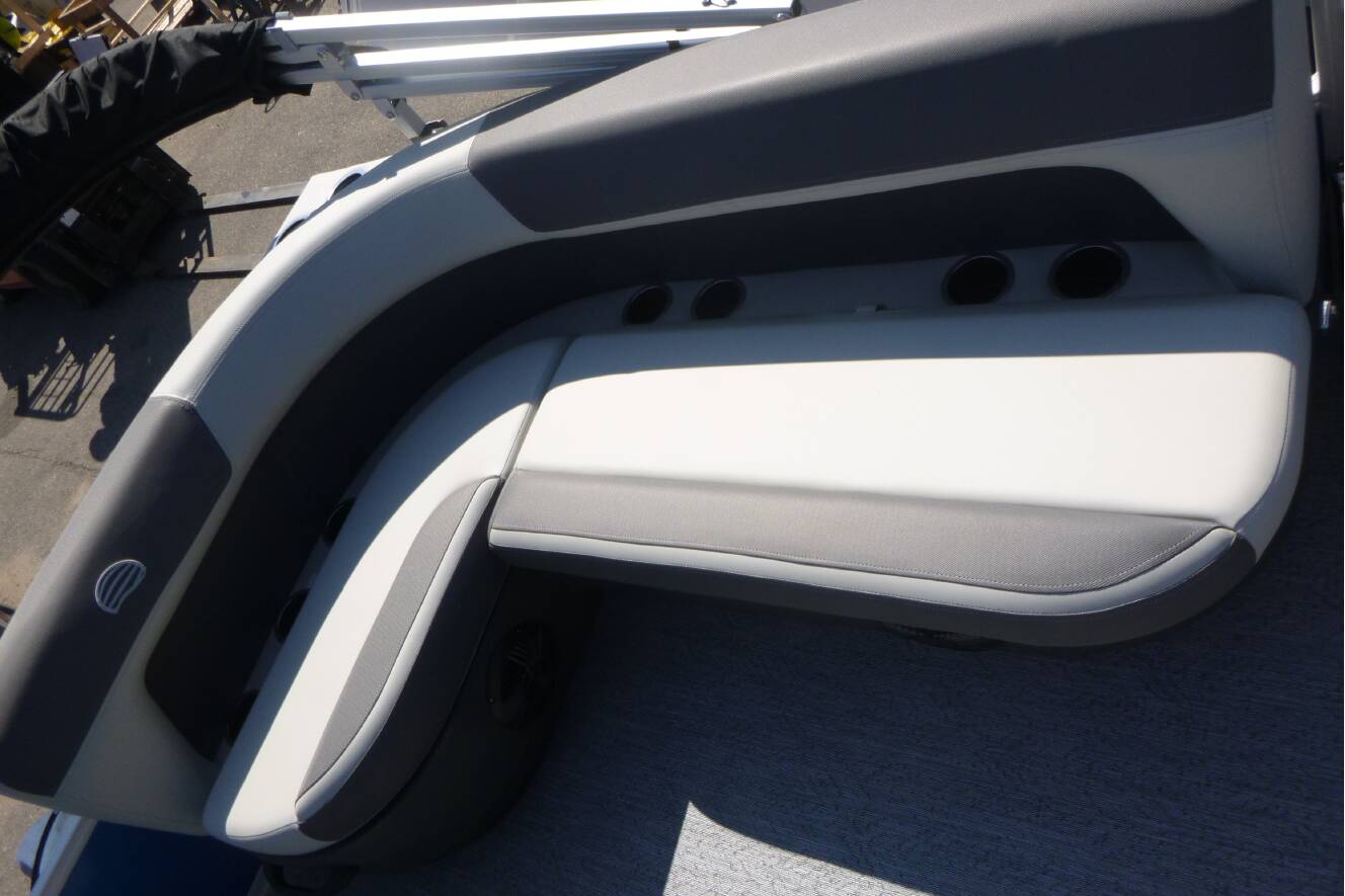A photo of this 2027 Sun Tracker Bass Buggy 16 XL Select