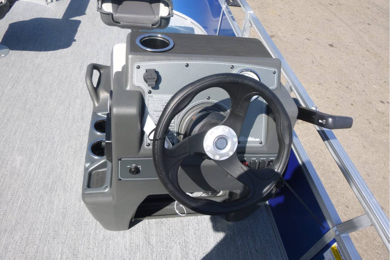 A photo of this 2027 Sun Tracker Bass Buggy 16 XL Select
