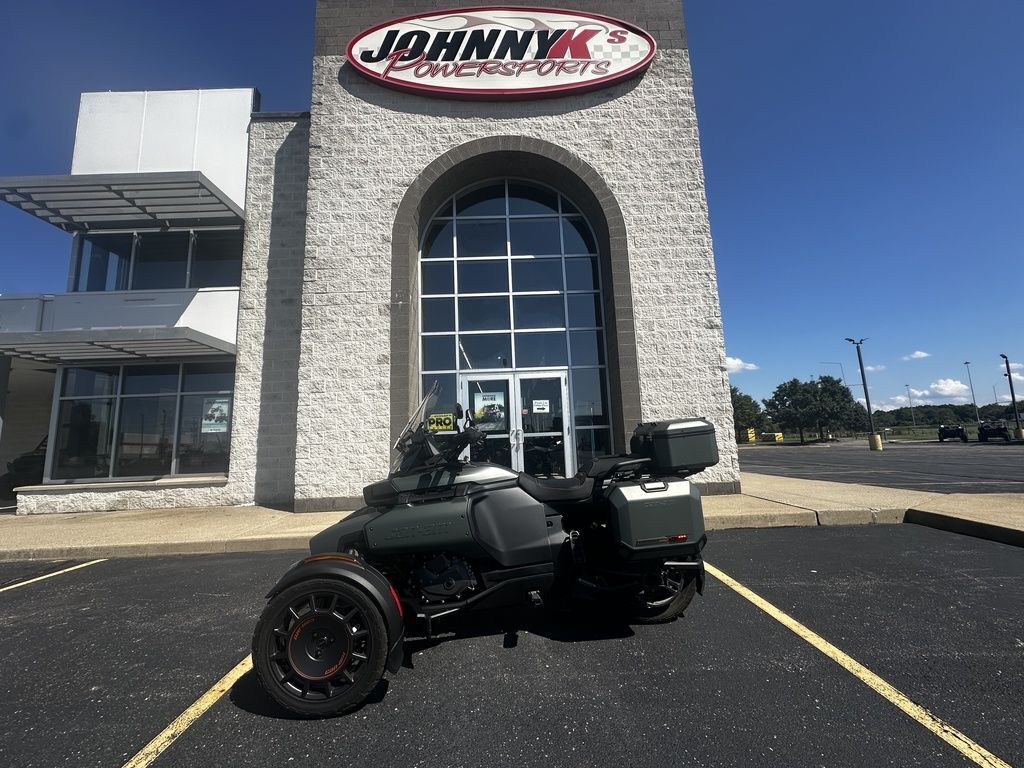2025 Can-Am Canyon Redrock REDROCK in Burbank, OH