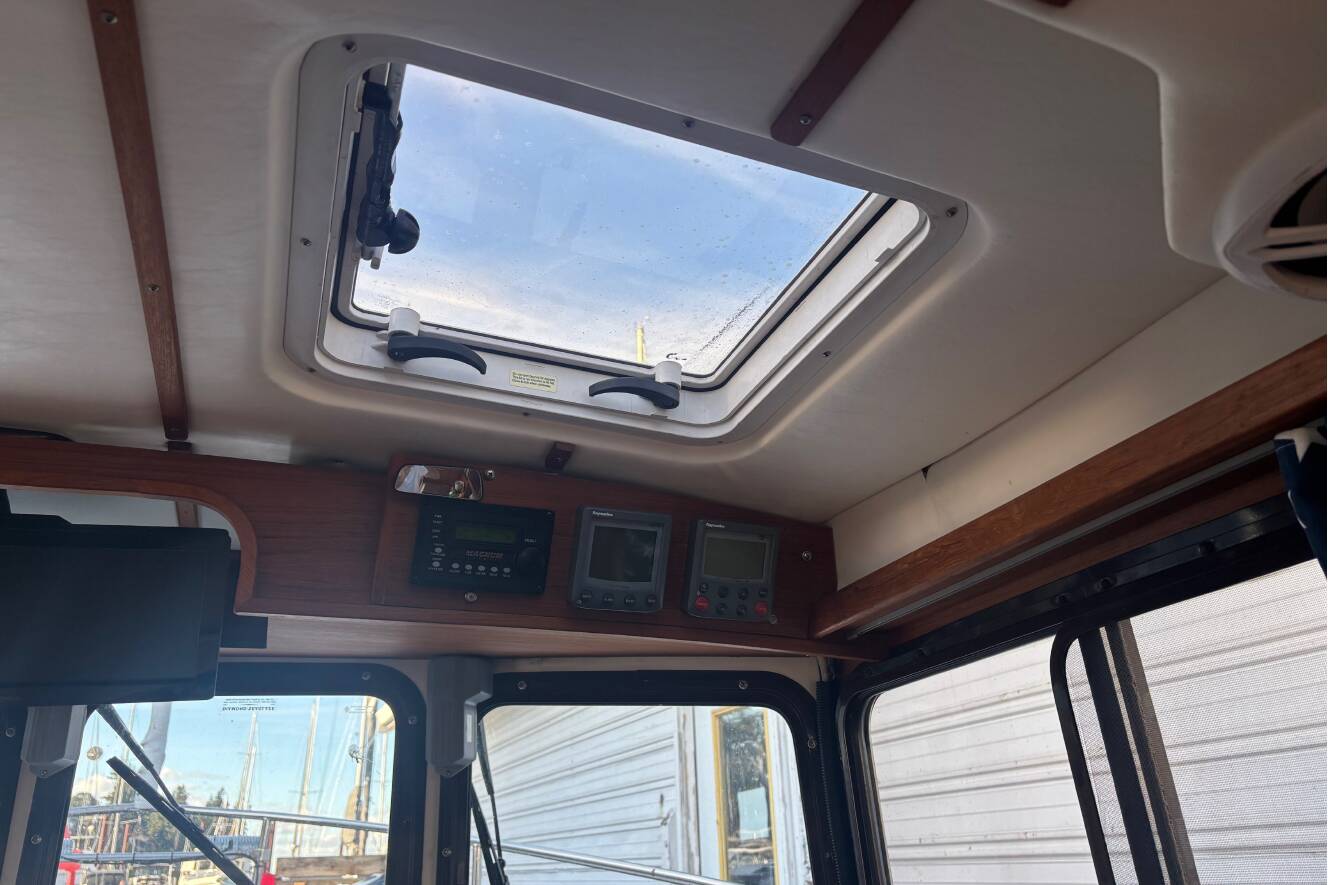 A photo of this 2007 Ranger Tugs R-25