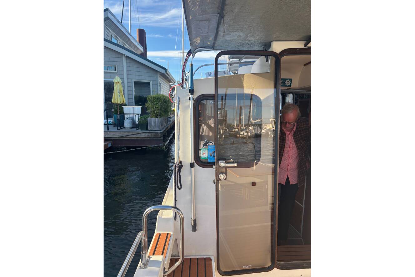 A photo of this 2007 Ranger Tugs R-25