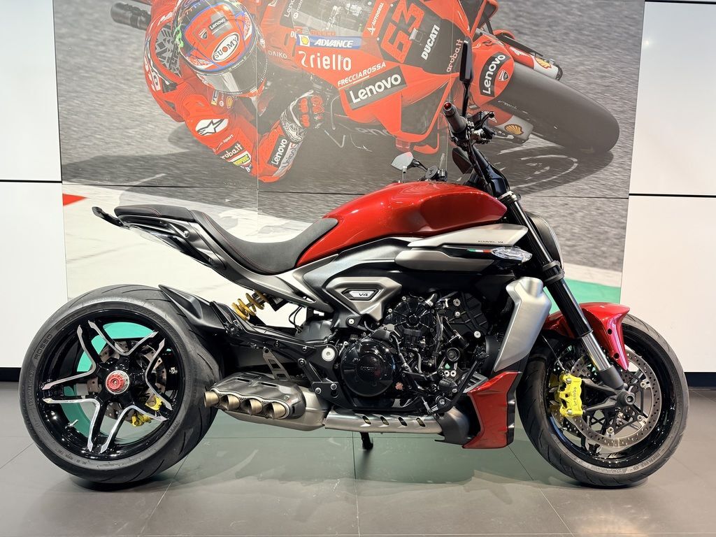 2026 Ducati XDiavel V4 Burning Red V4 in Miami, FL