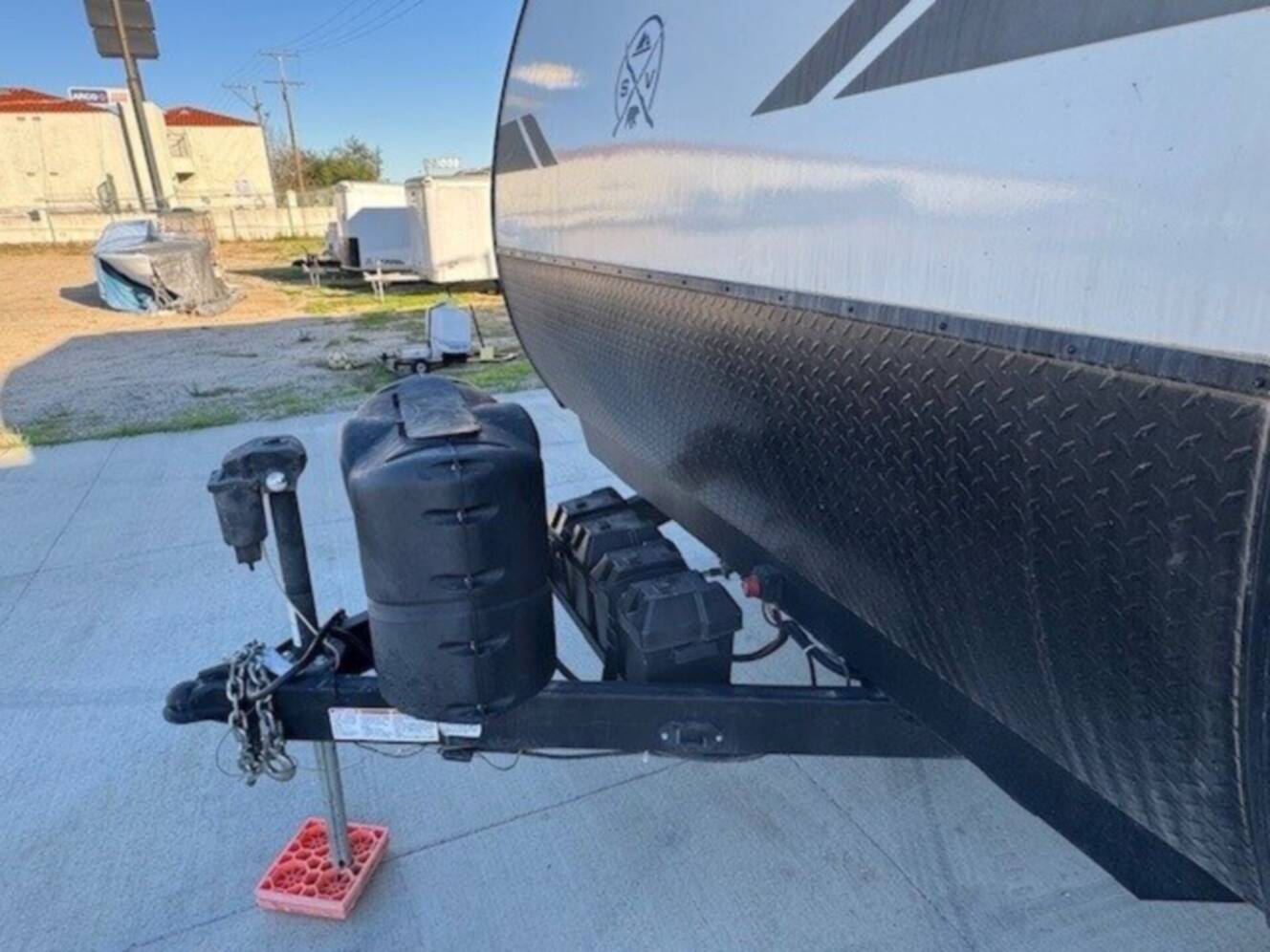 A photo of this 2022 Forest River SURVEYOR LEGEND 276BHLE