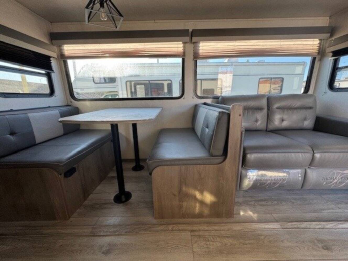 A photo of this 2022 Forest River SURVEYOR LEGEND 276BHLE