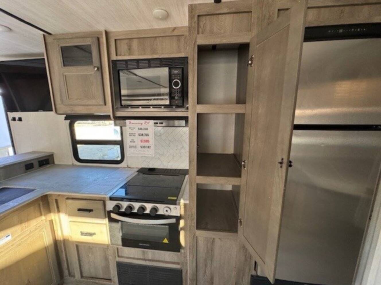 A photo of this 2022 Forest River SURVEYOR LEGEND 276BHLE