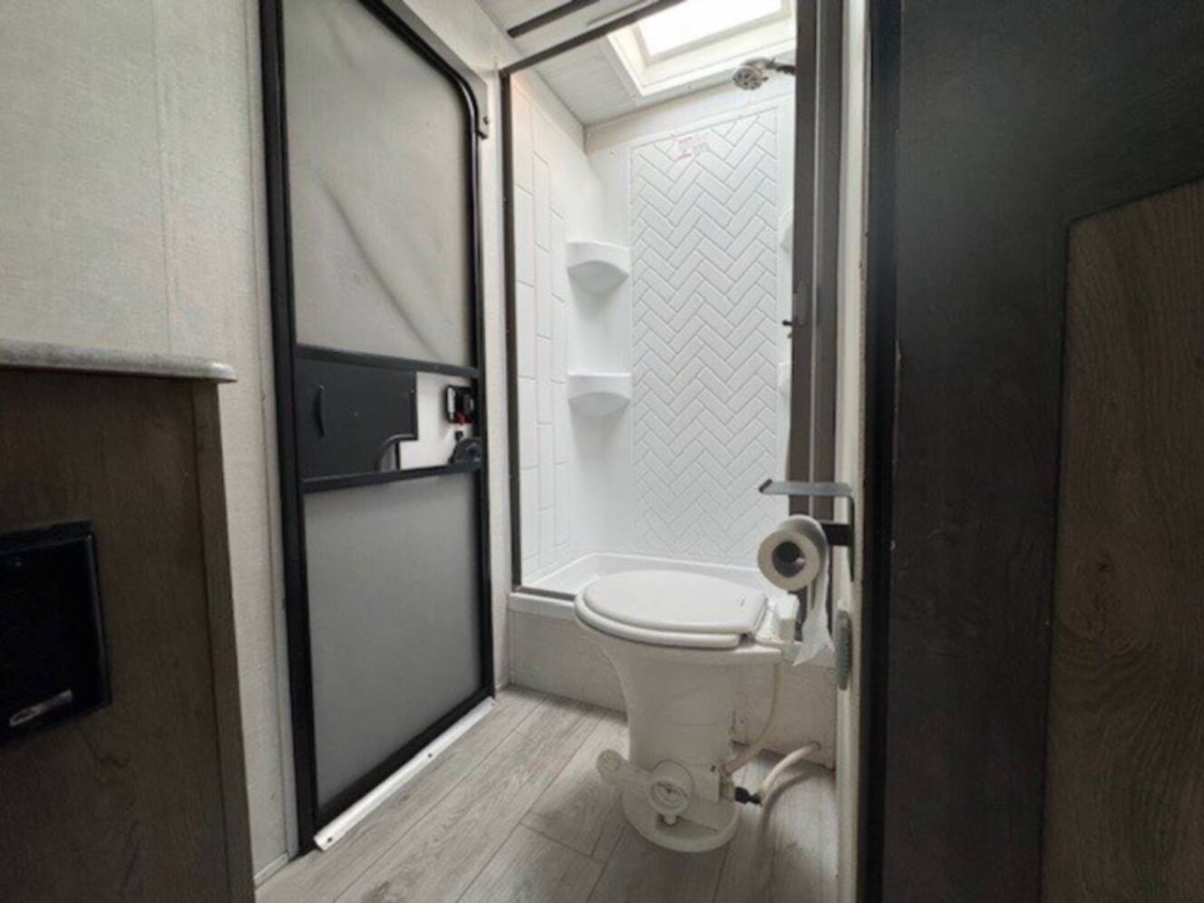 A photo of this 2022 Forest River SURVEYOR LEGEND 276BHLE
