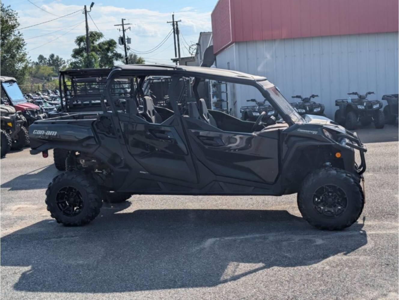 A photo of this 2025 Can-Am Commander MAX XT 700