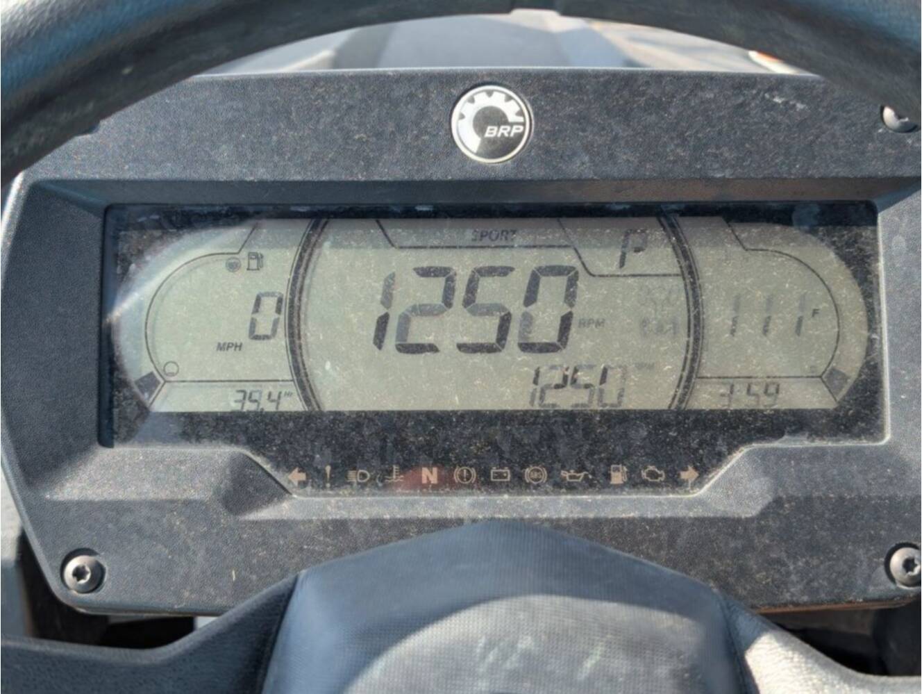 A photo of this 2025 Can-Am Commander MAX XT 700