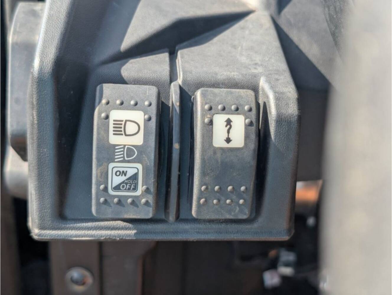 A photo of this 2025 Can-Am Commander MAX XT 700