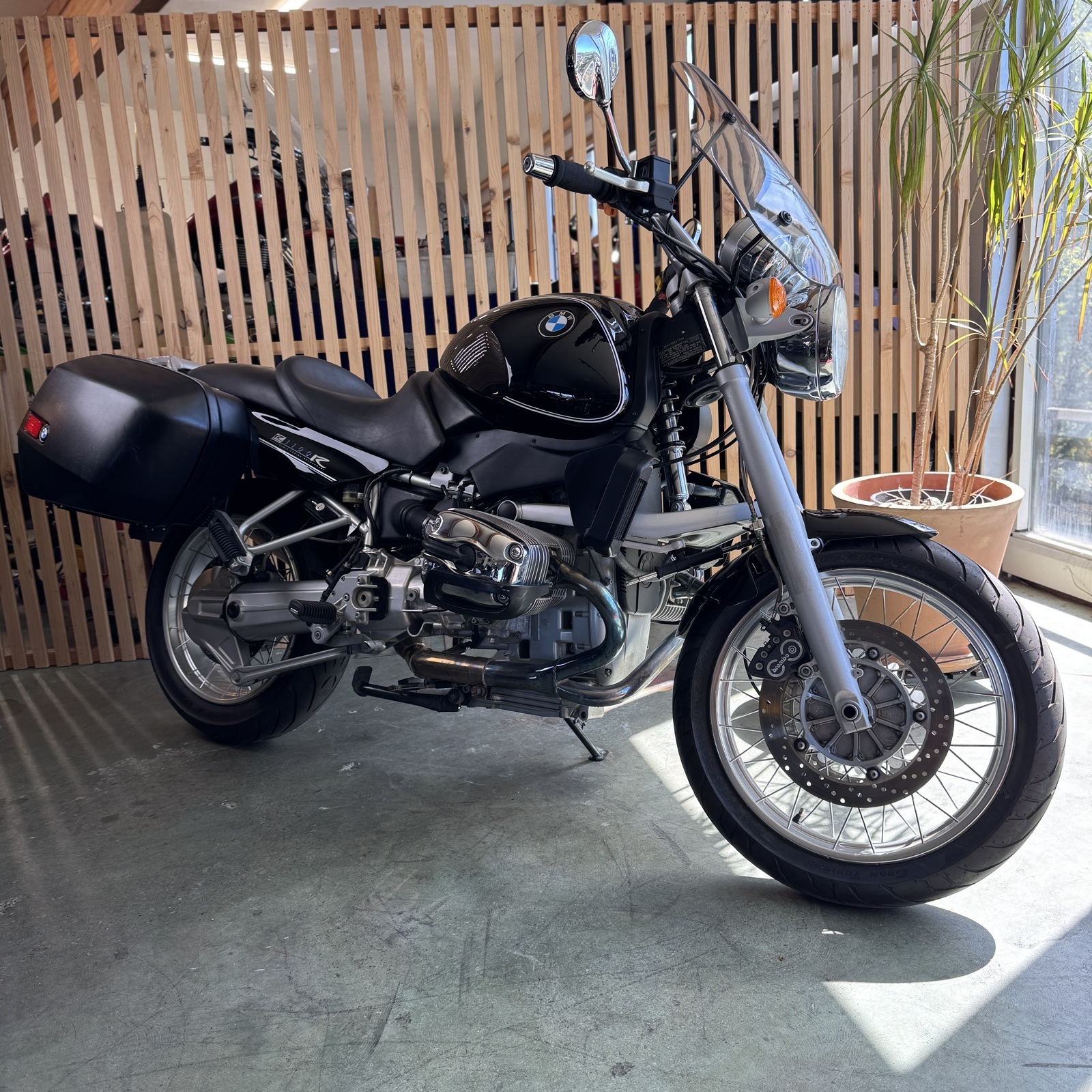 2001 BMW R1100R in Seattle, WA