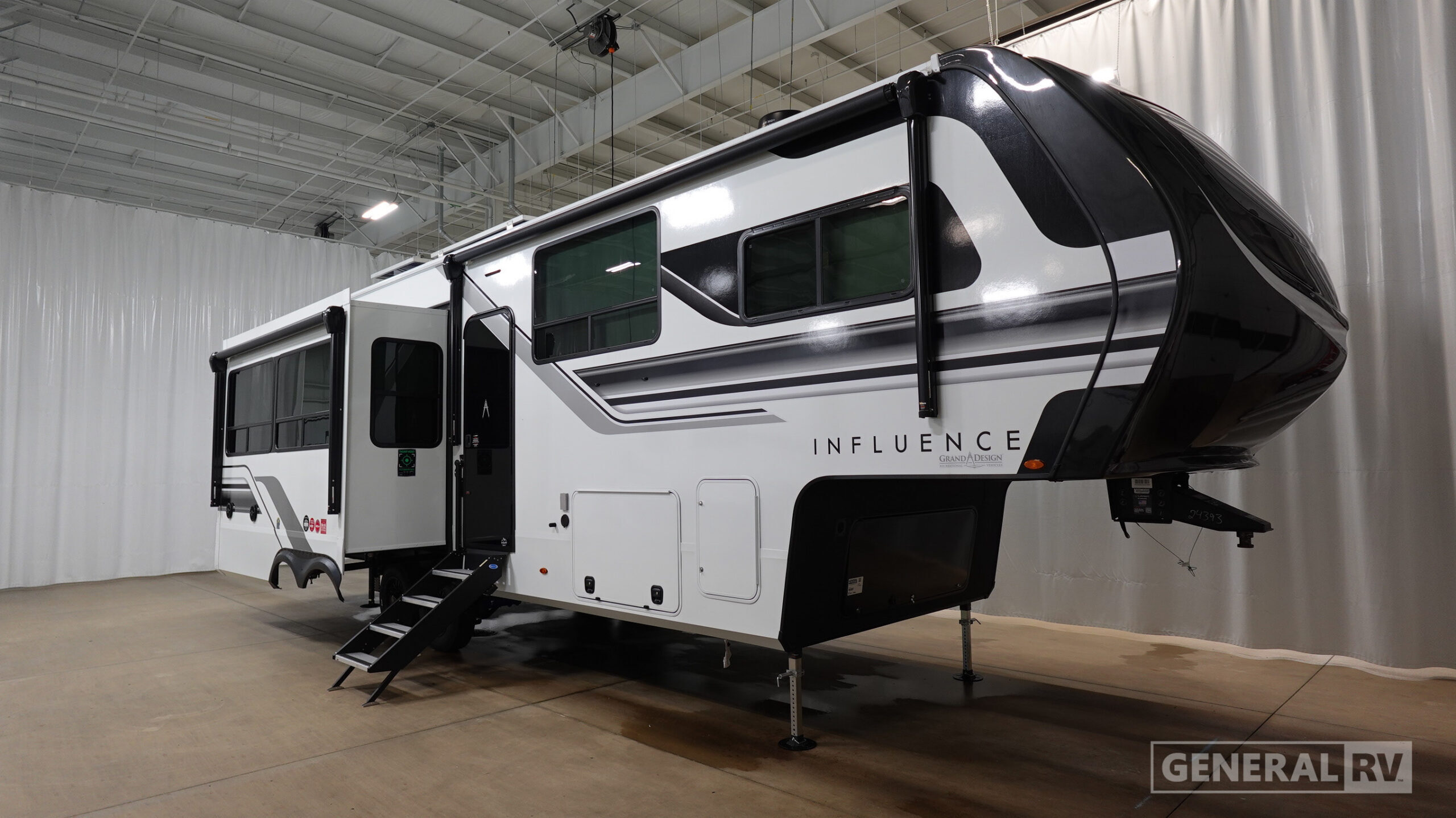 2027 Grand Design SOLITUDE-I 2903RL in birch run MI