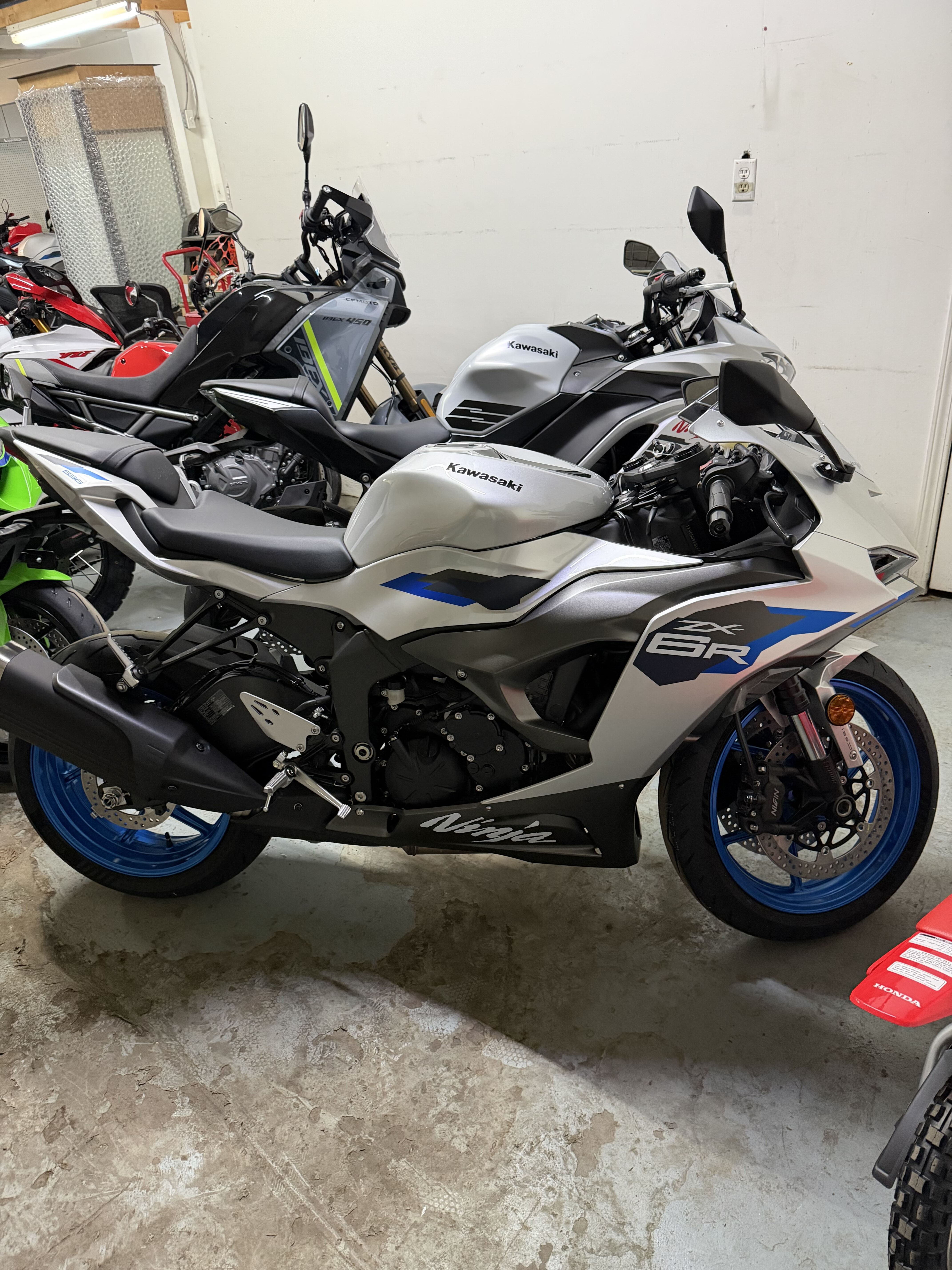 2027 Kawasaki NINJA® ZX -6R ABS ABS in Shawnee, KS