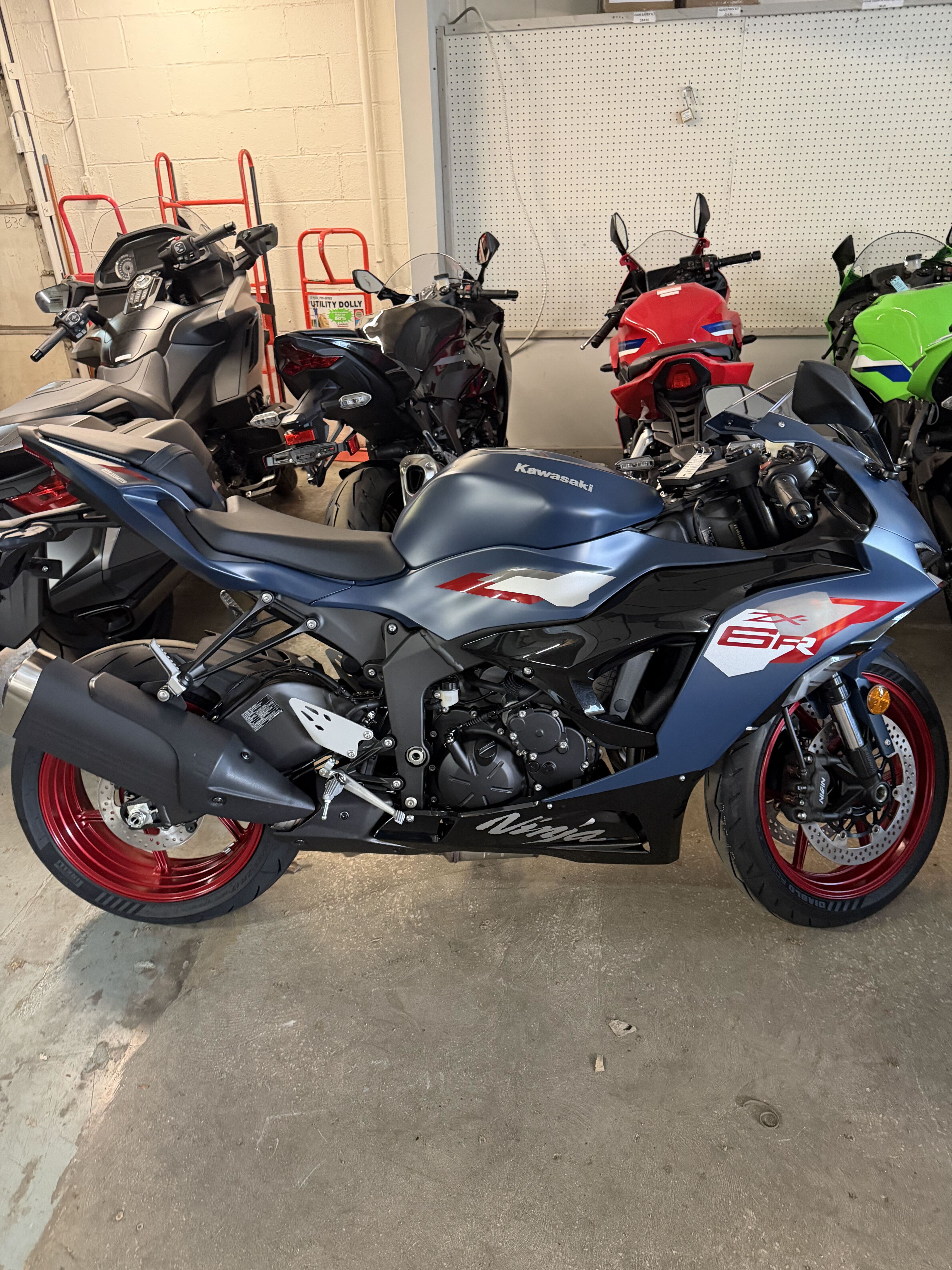 2027 Kawasaki NINJA® ZX -6R BASE in Shawnee, KS
