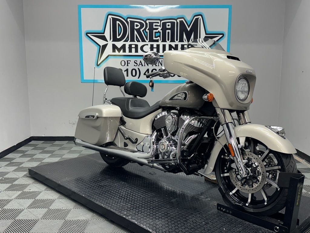2022 Indian Motorcycle® Chieftain® Limited Silver Quartz Metallic LIMITED in San Antonio, TX