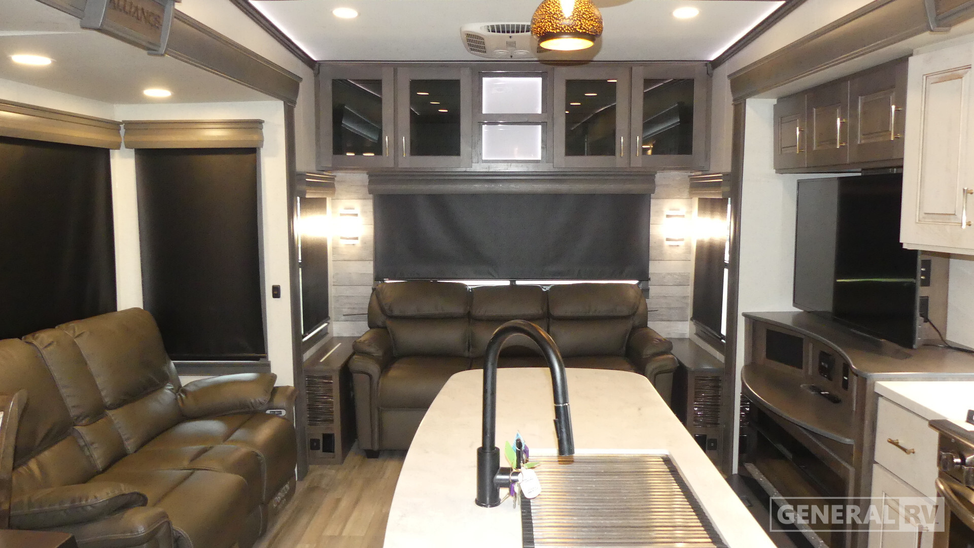 2022 Alliance Rv PARADIGM 340RL in ashland VA